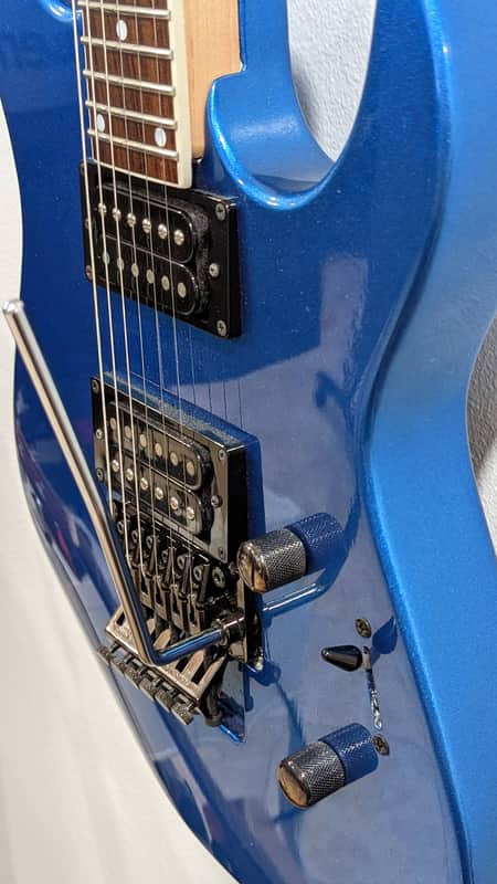 Chatting Bird - Design by Caparison CDE-HH (Dellinger clone