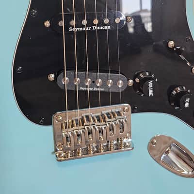Squier Bullet Stratocaster HT W/ Seymour Duncan Pickups image 4