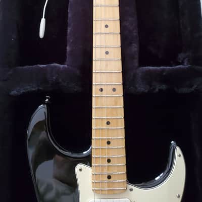 Fender American Standard Stratocaster with Maple Fretboard 2008 - 2016 - Black image 4