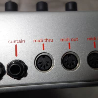 Alesis Micron 2000s - Silver image 8