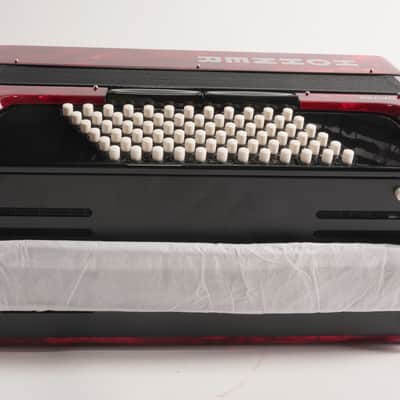 Hohner Bravo III 72 Chromatic Piano Key Accordion (Pearl Red) image 5
