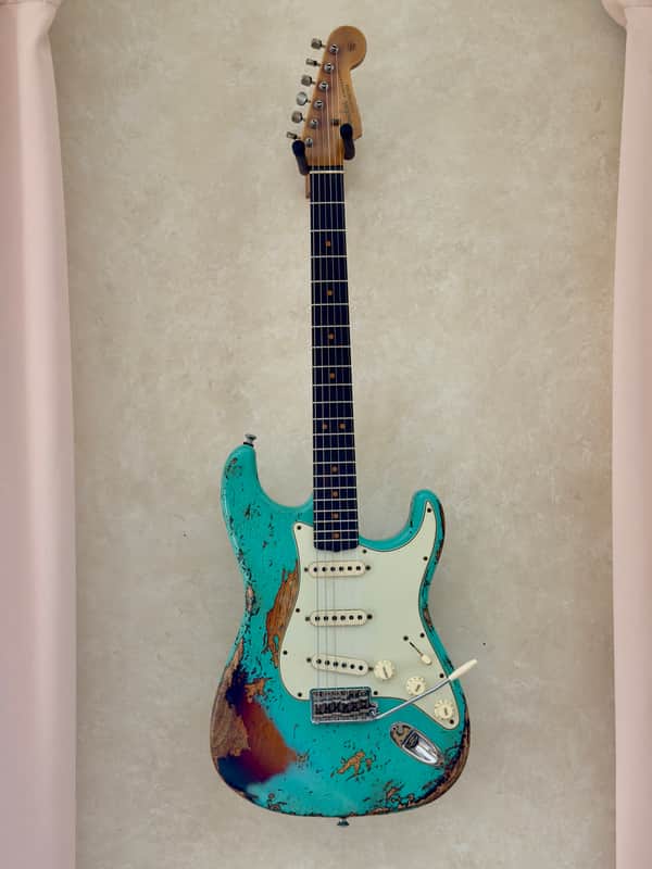Fender Stratocaster 2025 - Surf Green over 3-color Sunburst - Super Heavy Relic image 1