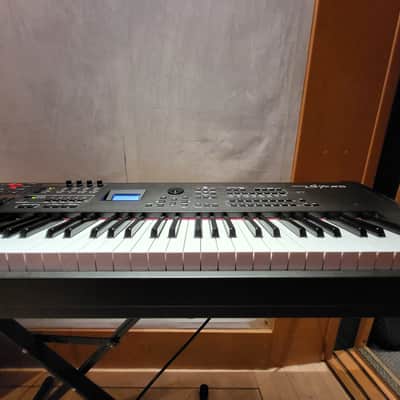 Yamaha S70 XS weighted 76 note keyboard/Synth with Motif XS Engine image 12