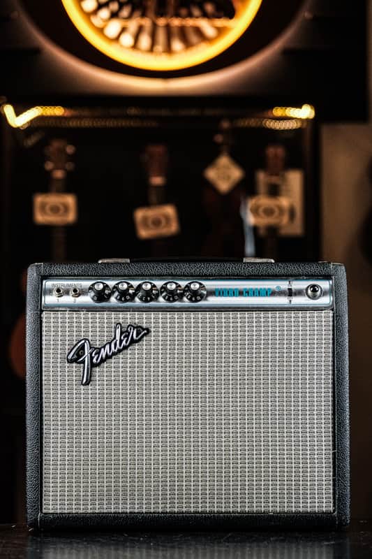 1975 Fender Vibro Champ 6-Watt 1x8? Guitar Combo silverface image 1