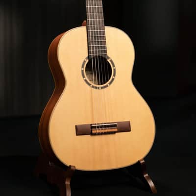 Ortega R121-3/4 Family Series Spruce Top Mahogany Neck 3/4 Size Nylon 6-String Classical Acoustic Guitar w/Gig Bag image 13