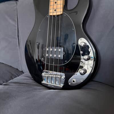 Ernie Ball Music Man StingRay 4 H 2EQ Black with Maple Fretboard 2005 image 3