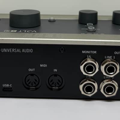 Universal Audio Volt 476 USB-C Audio Interface | 4-In/4-Out | 76 Compressor | Complete w/ Power Supply image 4