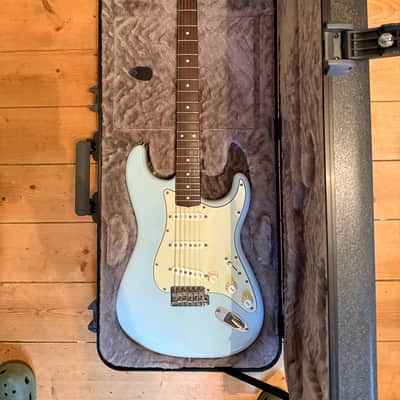 Fender Limited Edition Vintera II Road Worn '60s Stratocaster 2025 Sonic Blue image 9