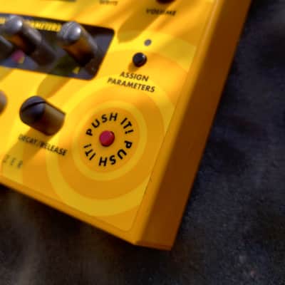 Dave Smith Instruments Mopho Desktop Monophonic Synthesizer 2008 - 2016 - Yellow image 3
