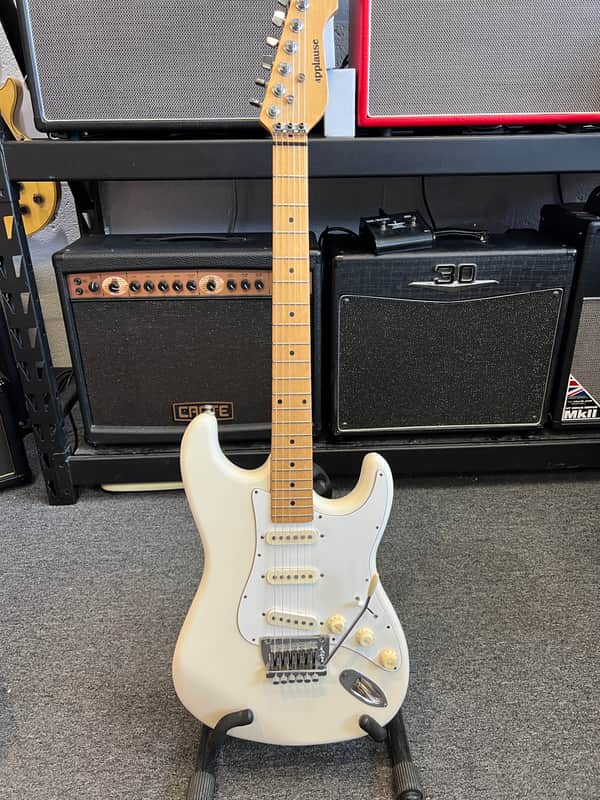 Applause AM18T - Strat Style Electric Guitar 1980's White | Reverb