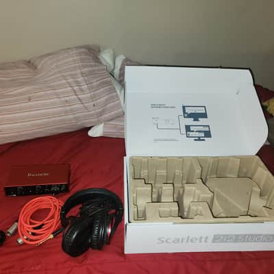 Focusrite Scarlett 2i2 complete in box image 2