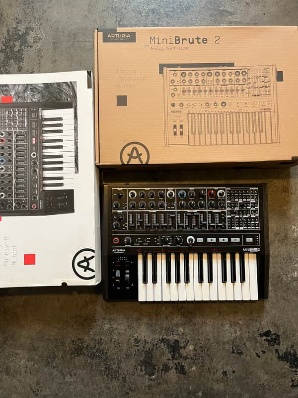Arturia MiniBrute 2 Noir Edition image 1