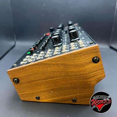 Moog   D Fam image 3