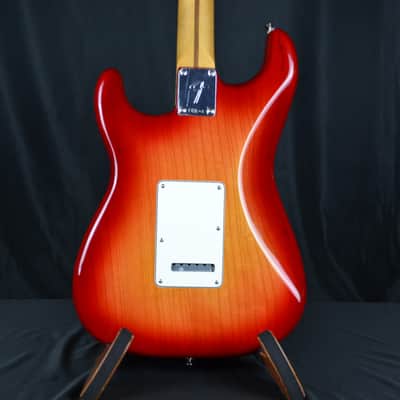 Fender Player II Stratocaster HSS 2025 - Aged Cherry Burst image 8