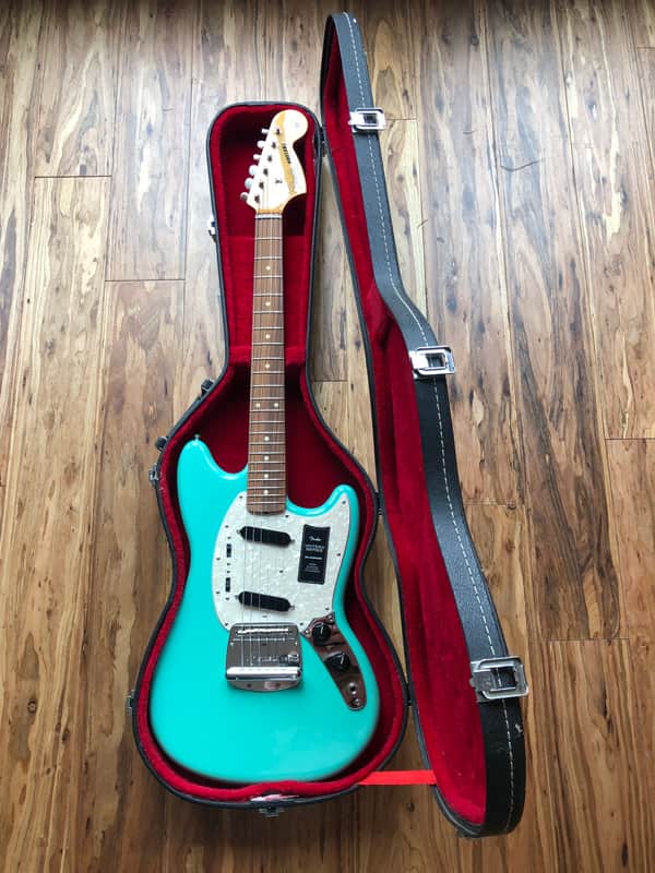 Fender Vintera '60s Mustang with Pau Ferro Fretboard 2019 - 2023 - Seafoam Green