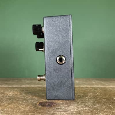 Walrus Audio Jupiter Multi-Clip Fuzz V2 2017 - 2025 - Grey / Red image 5