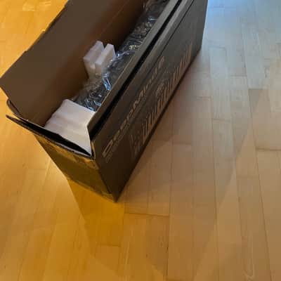 Behringer DeepMind 6 37-Key 6-Voice Polyphonic Analog Synth 2017 - Present - Black image 8
