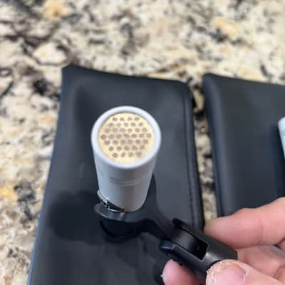 Universal Audio Standard SP-1 Small Diaphragm Cardioid Condenser Microphone (Pair) 2022 - Present - Nickel image 7