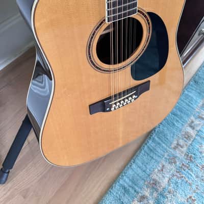 Takamine F400s acoustic electric image 2