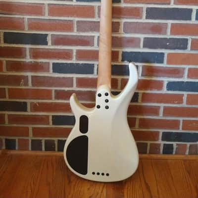 1997-Vintage USA-made Peavey Millennium bass guitar image 7