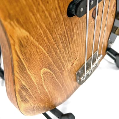 Offbeat Guitars "Roxie" 30" Short Scale Bass in Butterscotch Candy on Distressed Pine, Roasted Maple Neck, Fralin Split '51 P-Bass Pickup, Gotoh Hardware image 9