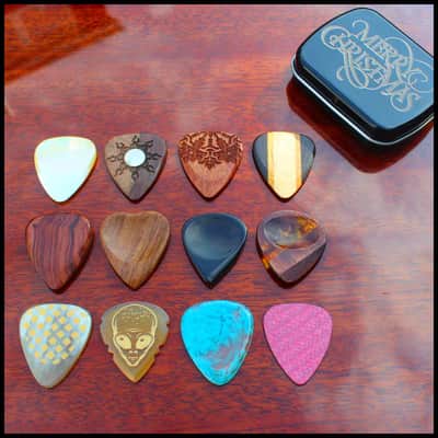 Merry Christmas Acoustic Guitar Tin of 12 Boutique Guitar Picks image 4