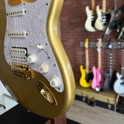 Squier 60th Anniversary Classic Vibe '50s Stratocaster Aztec Gold image 5
