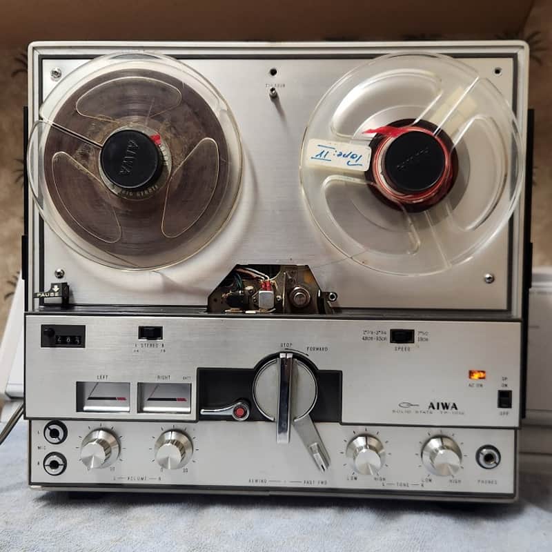 Aiwa TP-1012 Early 70s - Silver image 1
