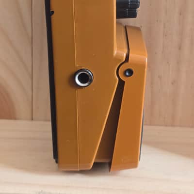 Behringer UT100 Ultra Tremolo 2000s - Brown image 8