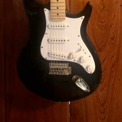BEHRINGER iAXE393 (USB-Guitar) electric guitars