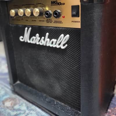 Marshall MG MG10CD 2-Channel 10-Watt 1x6.5" Solid State Guitar Combo - Black image 3