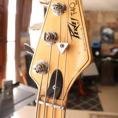 Peavey T-40 with Maple Fretboard image 3
