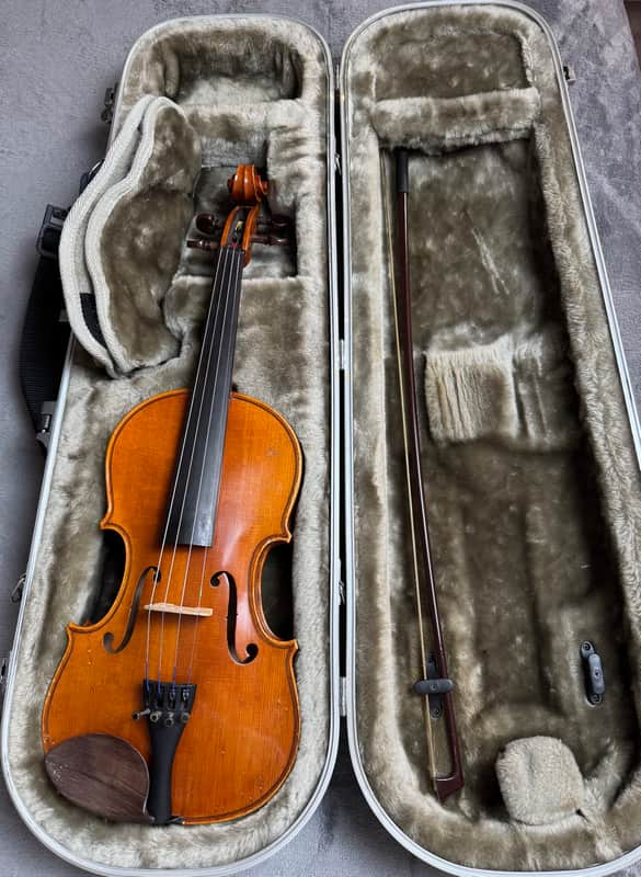 Yamaha V5 Series 3/4 Violin Outfit w/ Bow & Hard Case – Student Model image 1