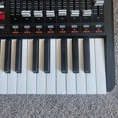 Akai MPK49 late 2000s - Black w/ original box image 4