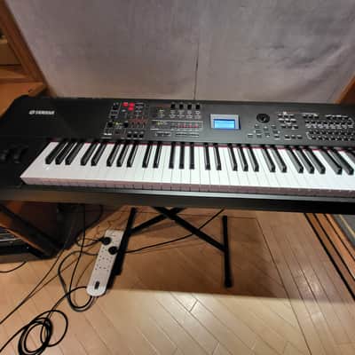 Yamaha S70 XS weighted 76 note keyboard/Synth with Motif XS Engine image 5