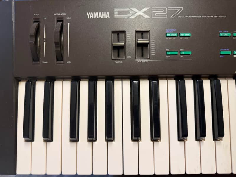 Yamaha DX27 Programmable Algorithm Synthesizer