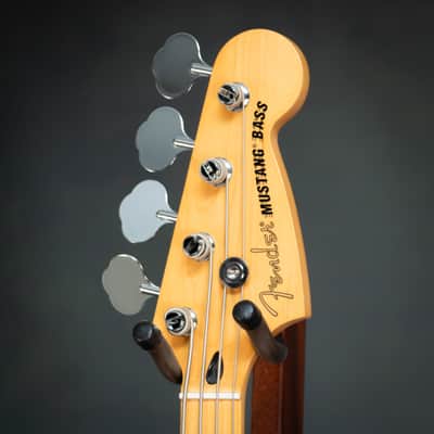 Fender Player II Mustang Bass PJ Maple Fingerboard - 3-Color Sunburst - B-Stock - MX25059268B image 5