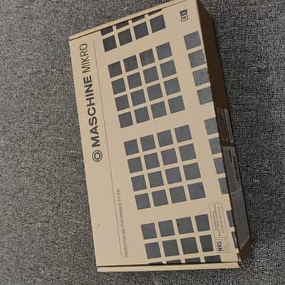 Native Instruments Maschine Mikro MKIII 2017 - Black image 3