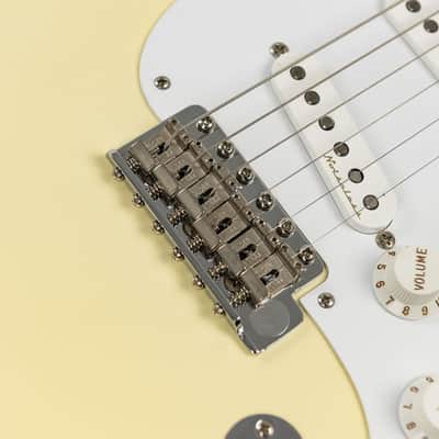 Fender Eric Clapton Stratocaster Maple Fingerboard White Pre Owned 2021 - Maple Fingerboard White image 4
