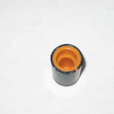 ONE lightly used / mostly very clean (top side has some short scratches) genuine Boss DF-2 KNOB, fits split shaft shaft (stem) mid 1980s - early 1990s - TOP: orange with black marker // SIDEs: black // hard plastic (NO pedal / NO other items) image 5