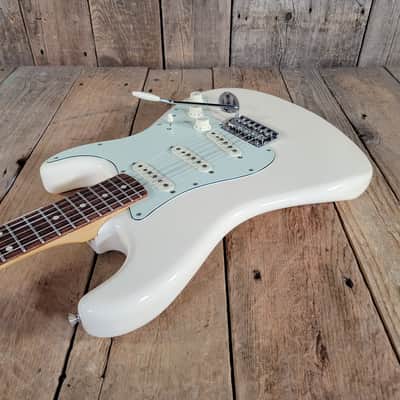 Fender Vintera Stratocaster 60's Mod 2020 w/ Gig Bag - Olympic White image 11