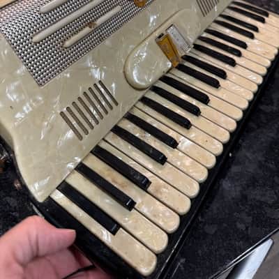 Settimio Soprani Violin/Organ Accordion Made In Italy 41 Key 120 Bass image 4