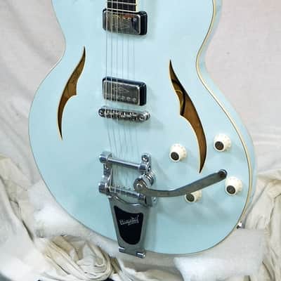 Hofner German Made HVS-CLBLO Verythin Single Cutaway Electric Guitar, Light Blue image 8