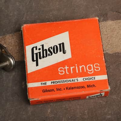 1960's Gibson String pack box + vintage cable and leather strap image 2