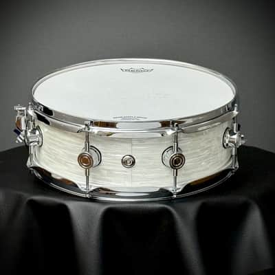 Custom Built Maple 14 x 4 Inch Snare Drum White Oyster Maple Snare Drum 2025 - White Oyster Wrap image 3