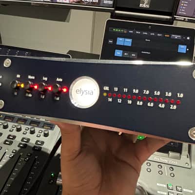 Elysia Xpressor Discrete Class-A Stereo Compressor - Latest Revision (Flat Buttons) image 6