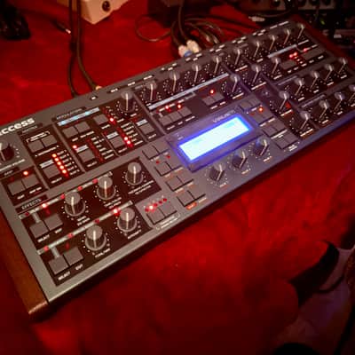 Access Virus TI Desktop Digital Synthesizer 2005 - Black