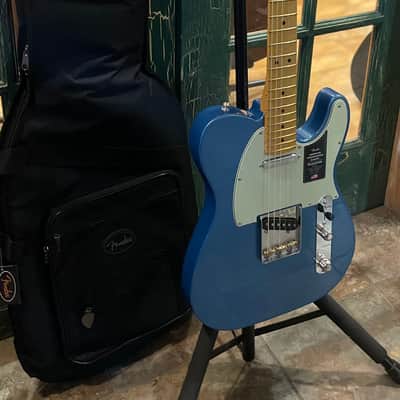 2025 Fender American Professional Classic Telecaster Lake Placid Blue Fender Bag image 3