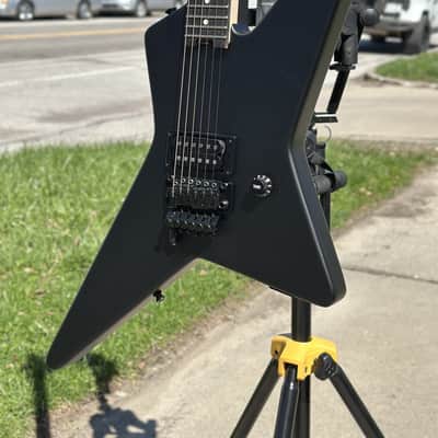 EVH Limited Edition Star w/ bag - Stealth Black image 5
