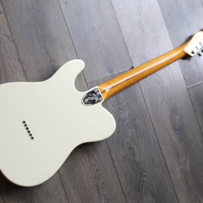 FENDER "American Vintage II 1977 Telecaster Custom, Rosewood Fingerboard, Olympic White" HARDCASE image 2